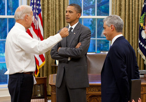 Obama listens to Biden 